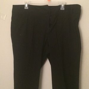 Black Cuffed Capri Pants.
